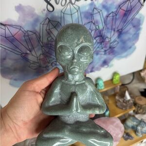 $290 NEW Crystal  Green Jade Large Alien Carving!